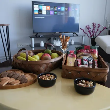 1min To Tram Stop With Elevator, Modern,spacious Appartement
