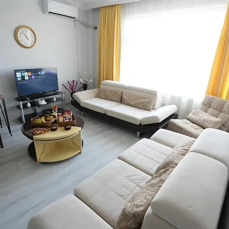 1min To Tram Stop With Elevator, Modern,spacious