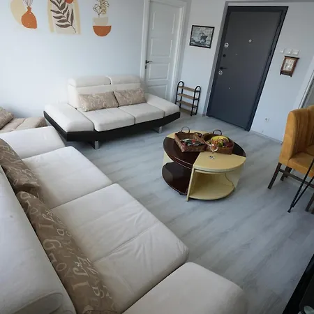 Apartment 1min To Tram Stop With Elevator, Modern,spacious *
